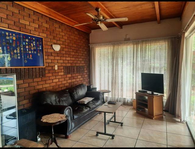 4 BEDROOM HOUSE FOR SALE IN VANDERBIJLPARK SE 2
